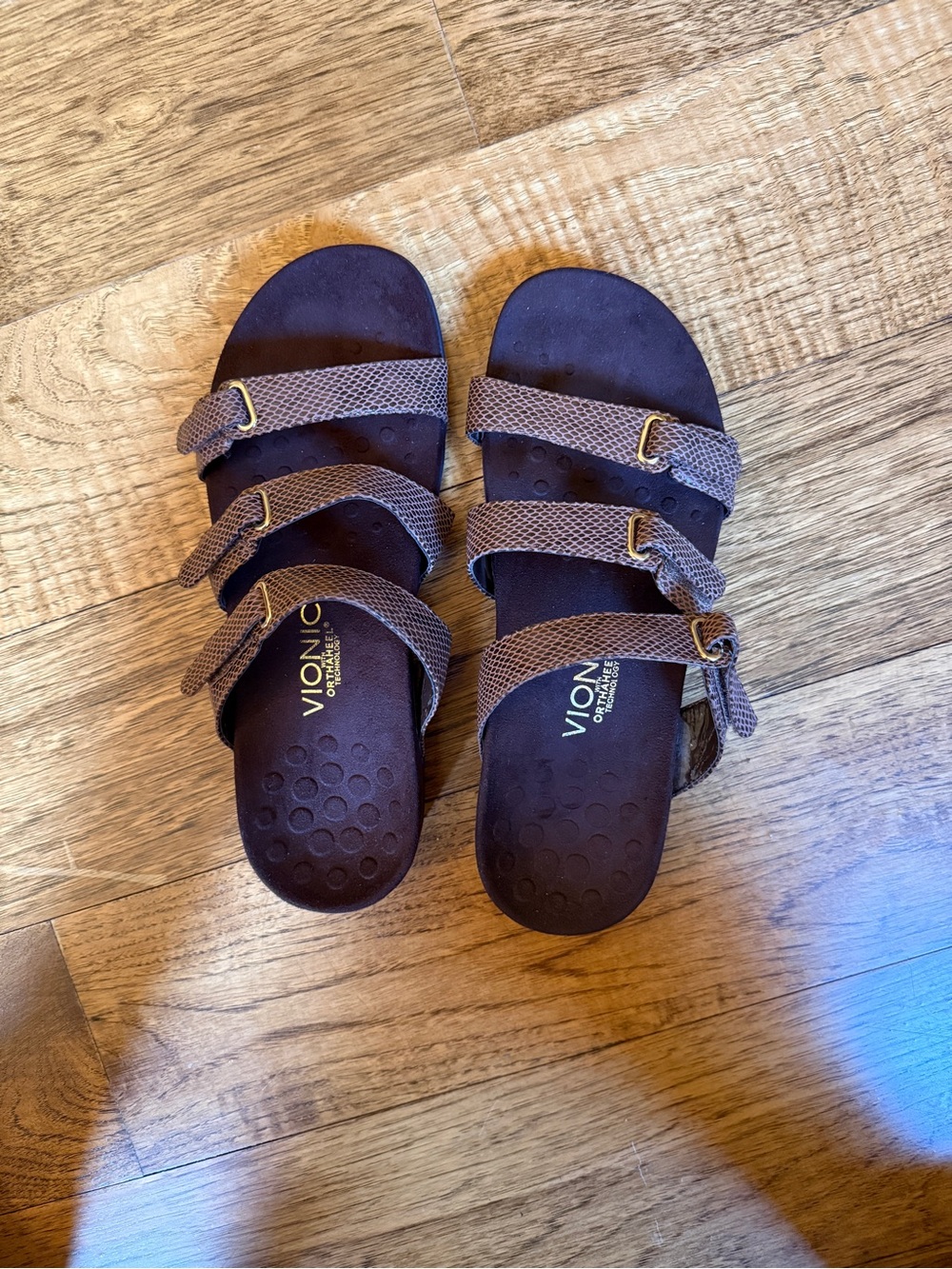 Vionic Women's Dark Brown Triple-Strap Buckle Sandals